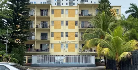 453 SW 2nd St #304C, Miami, FL 33130