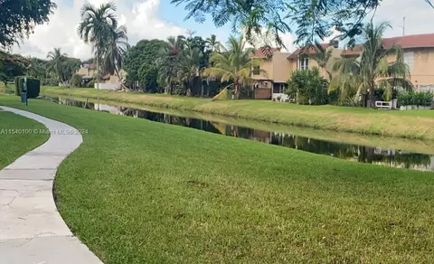10367 N Kendall Dr #E7, Miami, FL 33176