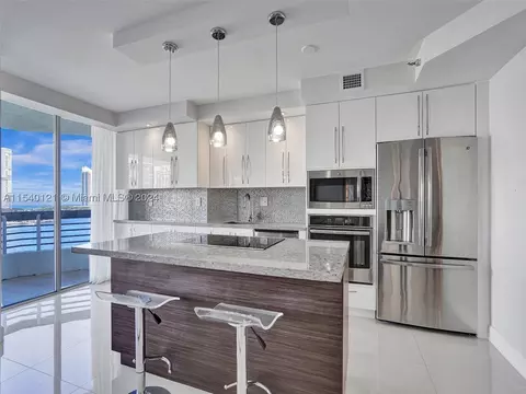 3530 Mystic Pointe Dr #1014, Aventura, FL 33180