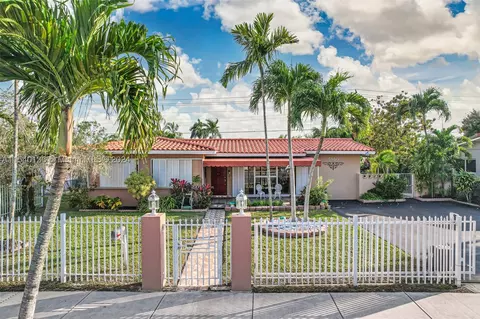 5950 NW 114th St, Hialeah, FL 33012