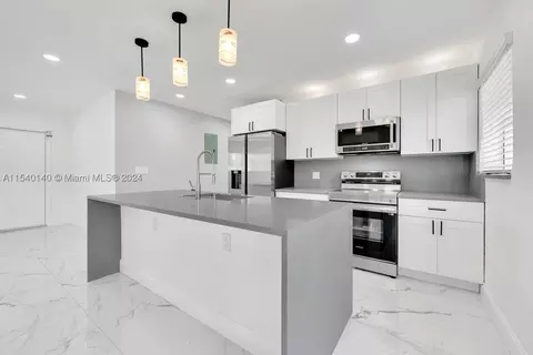 1333 NW 9th Ave, Fort Lauderdale, FL 33311