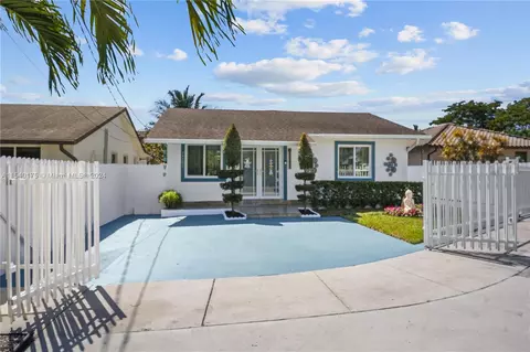 12040 Walsh Blvd, Miami, FL 33184