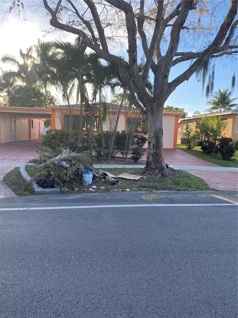 12420 NE 2nd Ave, North Miami, FL 33161