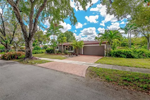 6650 Harris Ter, Miami Lakes, FL 33014