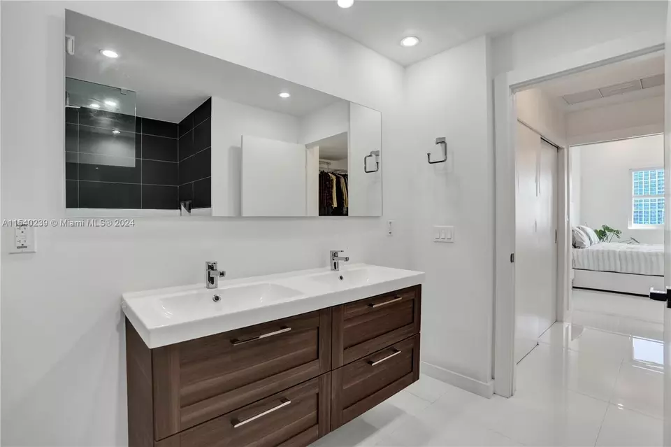  6770 Indian Creek Dr #TS-P, Miami Beach, FL 33141 photo 24