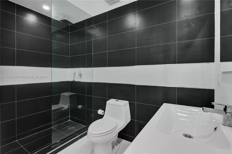  6770 Indian Creek Dr #TS-P, Miami Beach, FL 33141 photo 25