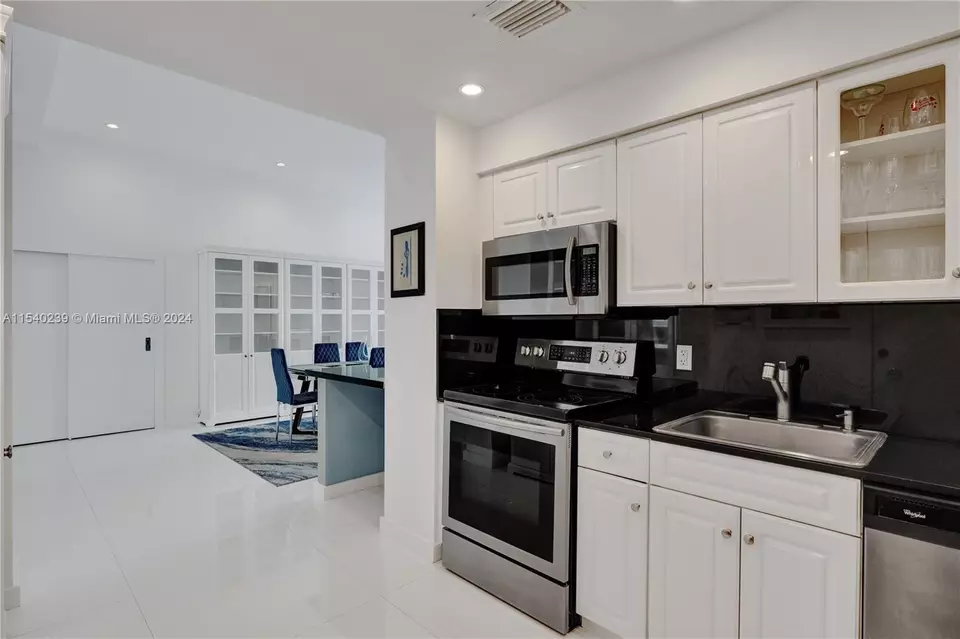 6770 Indian Creek Dr #TS-P, Miami Beach, FL 33141 photo 11