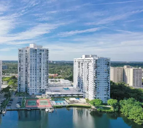 2780 NE 183rd St #2102, Aventura, FL 33160