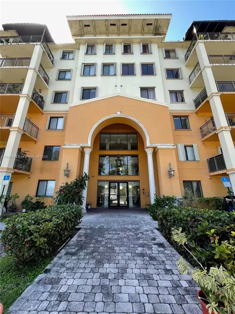 9300 Fontainebleau Blvd #E504, Miami, FL 33172