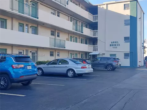 1333 E Hallandale Beach Blvd #305, Hallandale Beach, FL 33009
