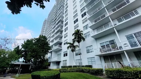 2851 NE 183rd St #115E, Aventura, FL 33160