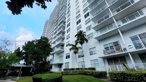 2851 NE 183rd St #115E, Aventura, FL 33160