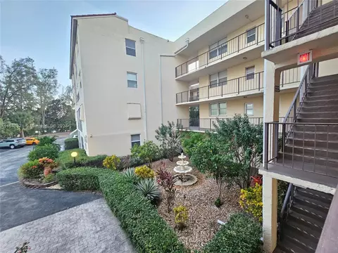 2871 Somerset Dr #112, Lauderdale Lakes, FL 33311