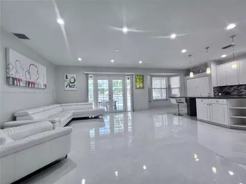 13835 NW 11th St, Pembroke Pines, FL 33028