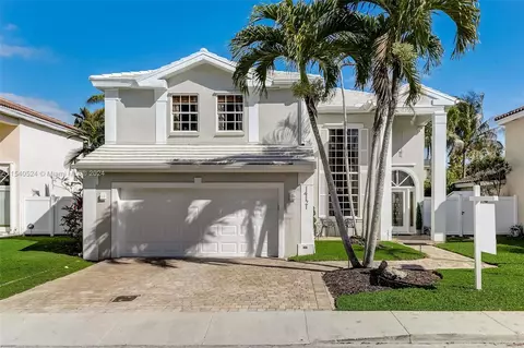 14121 Oak Ridge Dr, Davie, FL 33325