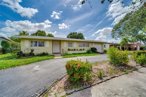 11710 NW 18th St, Pembroke Pines, FL 33026