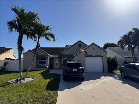 19129 NW 80th Ct, Hialeah, FL 33015