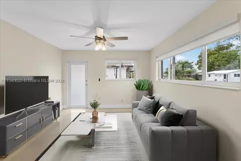 2321 N 61st Ave, Hollywood, FL 33024