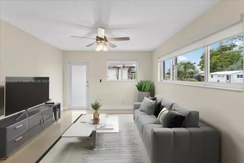 2321 N 61st Ave, Hollywood, FL 33024