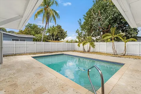 6551 Moseley St, Hollywood, FL 33024
