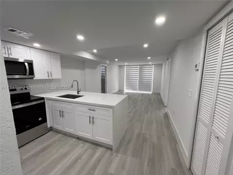 14155 SW 87th St #E108, Miami, FL 33183