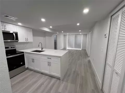 14155 SW 87th St #E108, Miami, FL 33183