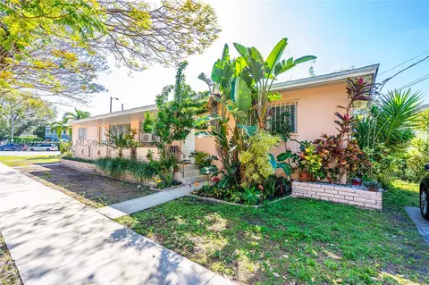 2460 SW 5th St, Miami, FL 33135