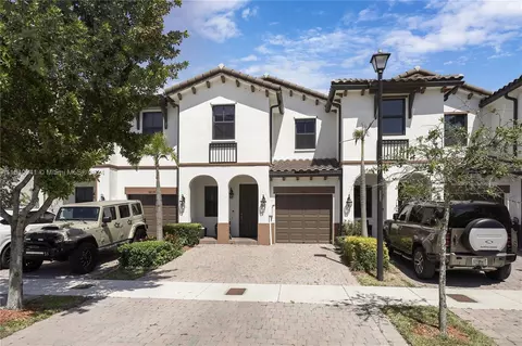 8831 NW 103rd Pl, Doral, FL 33178