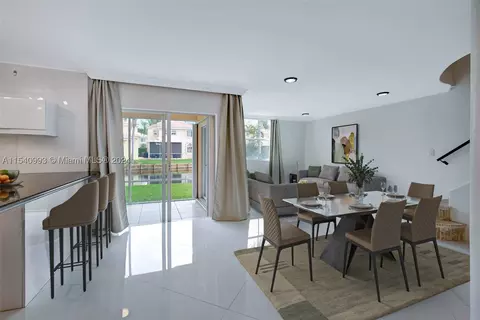 1743 Royal Palm Way, Hollywood, FL 33020