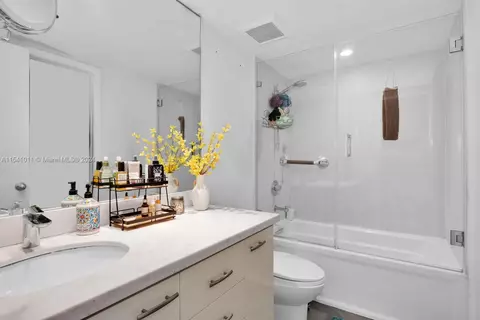 Bath - Undisclosed, Key Biscayne, FL 33149 photo 2 of 2