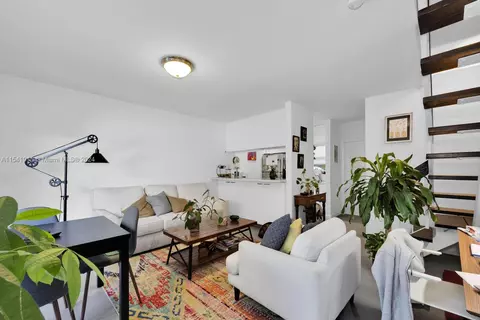 Living - Undisclosed, Key Biscayne, FL 33149 photo 4 of 4