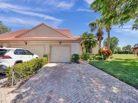 7694 Coral Lake Dr, Delray Beach, FL 33446