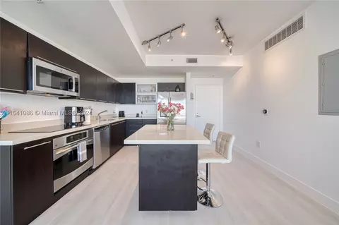 90 SW 3rd St #3607, Miami, FL 33130