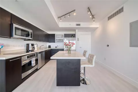 90 SW 3rd St #3607, Miami, FL 33130
