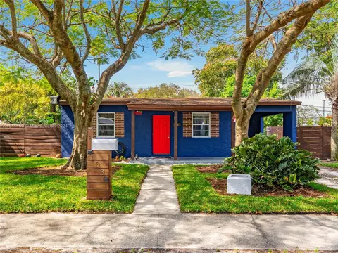 133 SW 22nd Ter, Fort Lauderdale, FL 33312