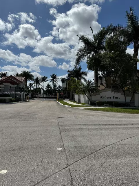 16574 SW 48th Ter, Miami, FL 33185
