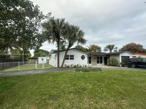 3399 SW 15th Ct, Fort Lauderdale, FL 33312