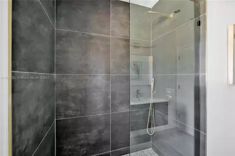 Bath - 8950 NE 3rd Ave, El Portal, FL 33138 photo 5 of 5