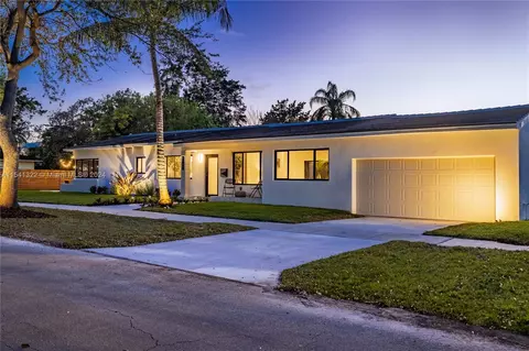 Exterior - 8950 NE 3rd Ave, El Portal, FL 33138 photo 2 of 12