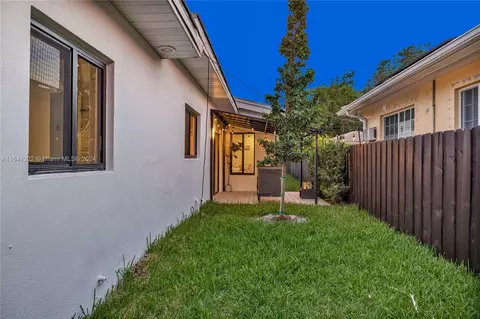 Exterior - 8950 NE 3rd Ave, El Portal, FL 33138 photo 9 of 12