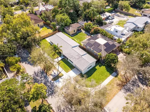 View/Area - 8950 NE 3rd Ave, El Portal, FL 33138 photo 7 of 7