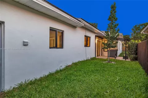 Exterior - 8950 NE 3rd Ave, El Portal, FL 33138 photo 8 of 12