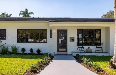 Exterior - 8950 NE 3rd Ave, El Portal, FL 33138 photo 4 of 12