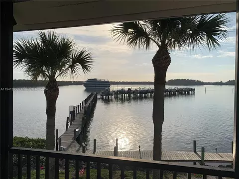 6062 SE Landing Way #14, Stuart, FL 34997