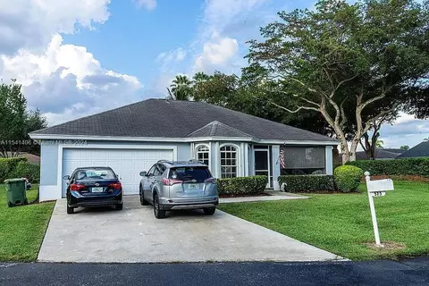 575 SE 18th Ln, Homestead, FL 33033