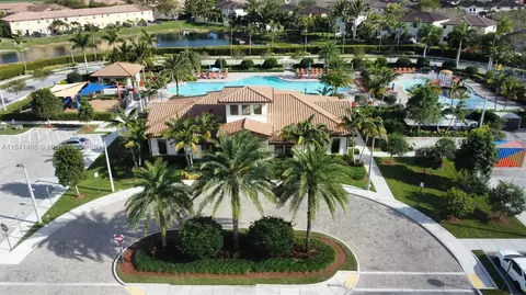 371 NE 37th Ter, Homestead, FL 33033