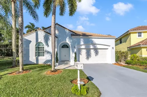 2163 Bay Ct, Weston, FL 33326