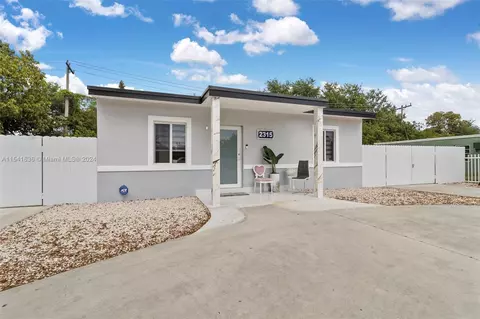 2315 NW 166th St, Miami Gardens, FL 33054