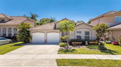 13744 S Garden Cove Cir, Davie, FL 33325