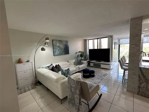 9410 W Flagler St #410, Miami, FL 33174